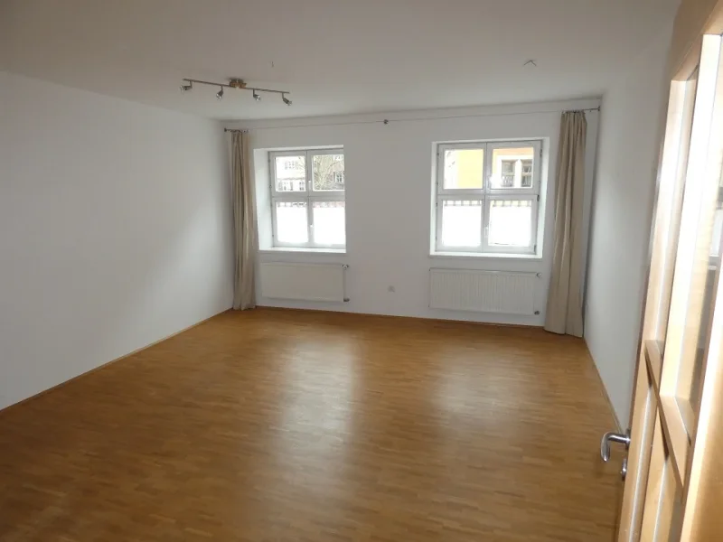 Wohnen - Wohnung mieten in Dinkelsbühl - 3-Zimmer - Stadt-Wohnung im Zentrum Dinkelsbühls - ab 01. April frei