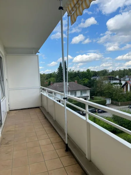 Loggia - Wohnung kaufen in München - Brück Immobilien - Freie 2 Zi.-ETW mit Ost-Loggia zum selbst renovieren!