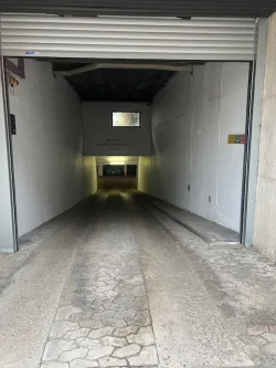 Garageneinfahrt - Garage/Stellplatz mieten in München - TG-Stellplatz (OBEN-Duplex) - Nähe Wettersteinplatz-Obergiesing