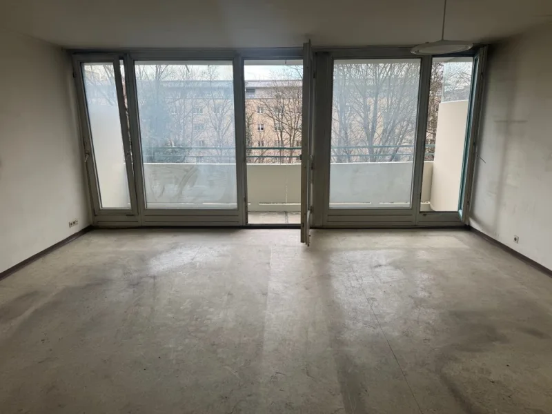 Beispiel Appartements - Wohnung kaufen in München - Brück Immobilien - *Paketverkauf* 3 x 1 Zi.-Appartements zum selbst renovieren mit Ost-Loggia