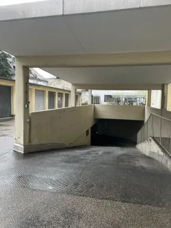 . - Garage/Stellplatz kaufen in München (Moosach) - Brück Immobilien - Im Erbbaurecht - Investitionsstau - 1 TG-Stellplatz Bunzlauer Straße