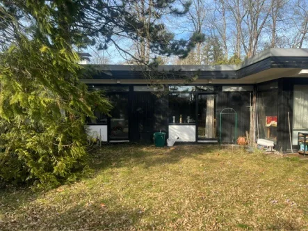 Bungalow  - Haus kaufen in Oberschleißheim - Brück Immobilien - Renovierungsbedürftiger Bungalow mit Potenzial zum Selbstbezug