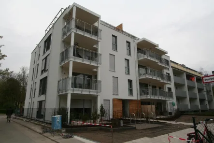 Hauseingang - Wohnung mieten in München - BUCHBERGER Immobilien Attraktive Single-Wohnung. in München-Ost.