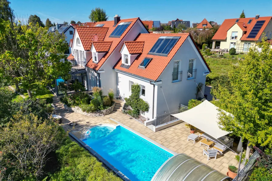 Haus mit Pool - Haus kaufen in Altomünster - Außergewöhnliches Einfamilienhaus mit Pool/ Altomünster