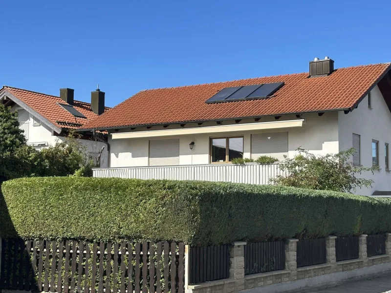 Haus_Neubau 2000 - Haus kaufen in München - Mehrfamilienhaus (Baujahr 2000) mit zusätzlichem abrissreifen Altbestand (Baujahr ca. 1937)