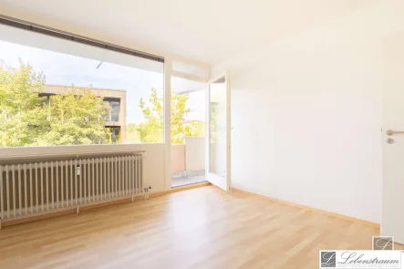 Schlafzimmer - Wohnung kaufen in Gilching - 3-Zimmer-Wohnung mit Balkon und TG-Platz in Gilching