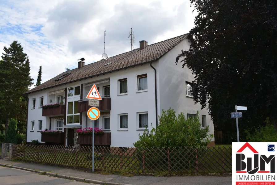 Ansicht - Haus kaufen in Oberasbach - *Unterasbach - 2-Familien-Doppelhaushälfte - 1 Whg. frei - Garten - Garagen - DG zusätzlich ausbaufähig*