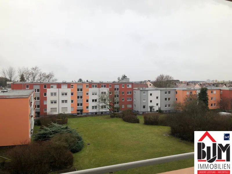 Blick von der Südloggia - Wohnung kaufen in Nürnberg - *Südloggia - 1 Zimmer - vermietet - Duschbad mit Fenster*