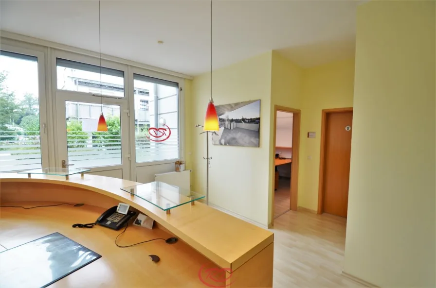 Empfangsbereich - Büro/Praxis mieten in Dorfen - kompakt, günstig, ideal - Ihre neue Gewerbeeinheit in Dorfen ++Robert Decker Immobilien++