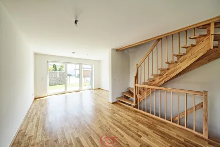 Wohn- & Essbereich - Haus kaufen in Dorfen - Modern, nachhaltig und bezugsfertig – Wann ziehen Sie ein? ++Decker Immobilien++