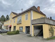 Nordostansicht mit Garage