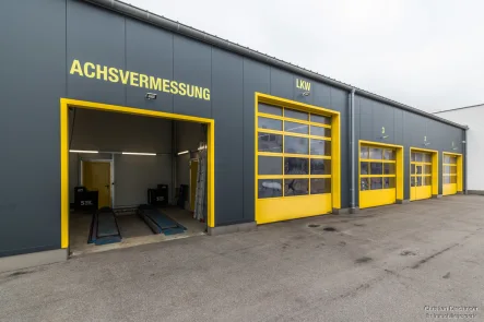 Tore - Halle/Lager/Produktion kaufen in Regenstauf - "Modern &Funktional: Ihr neues Gewerbeanwesen für vielfältige Geschäftsmöglichkeiten!"