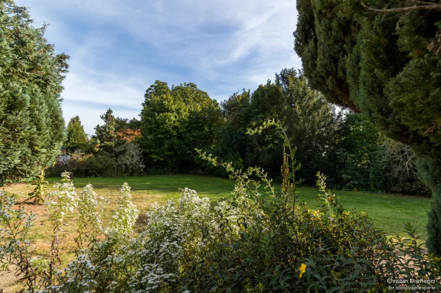 Gartenparadies - Haus kaufen in Lappersdorf / Kareth - "Ihr grünes Paradies: Großzügiges Wohnhaus mit wunderschönem Garten – sofort bezugsfrei!"