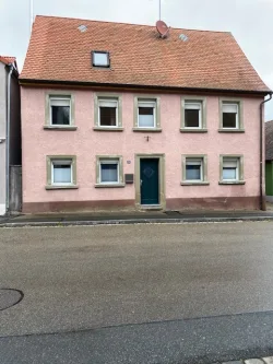 Hausansicht - Haus kaufen in Wilhermsdorf - Klein, fein, mein - Einfamilienhaus in Wilhermsdorf