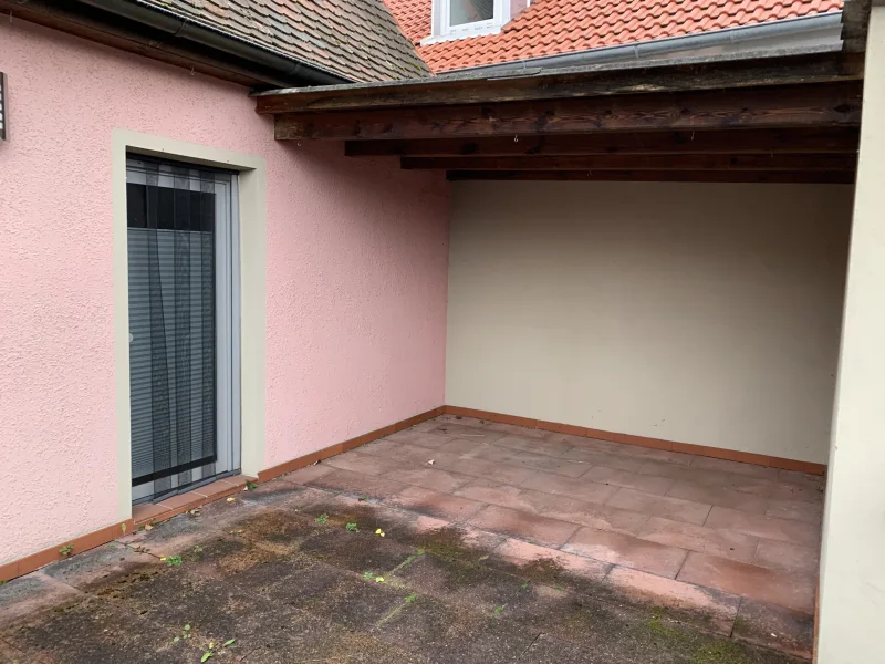 Überdachter Balkon