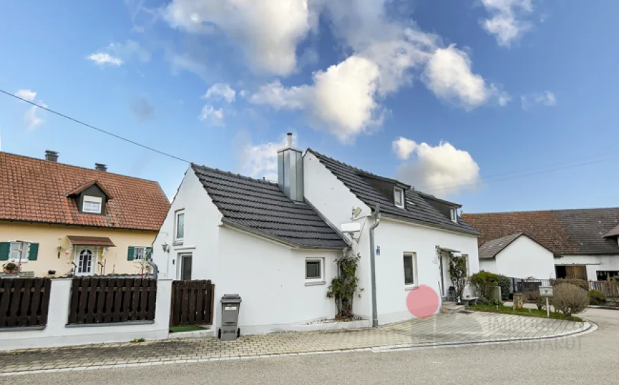 Süd-Ost - Haus kaufen in Oberhausen - Haus statt Wohnung! ca. 75m² Wohnfläche und 90m² Grundstück. Mit Terrasse.