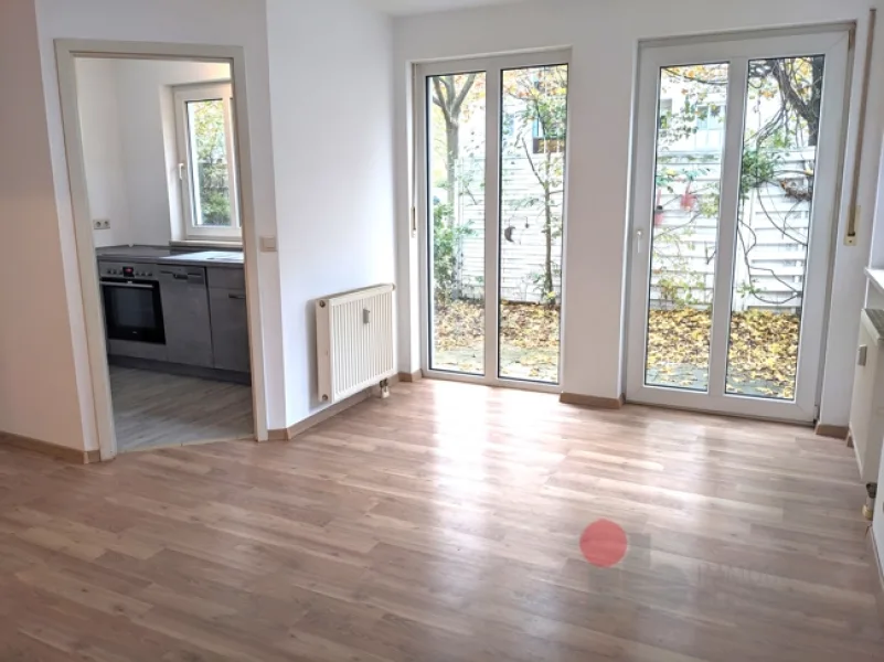 Wohnzimmer-Küche - Wohnung mieten in Ingolstadt - Helle 2 Zimmer-Erdgeschosswohnung nähe Westpark und Klinikum