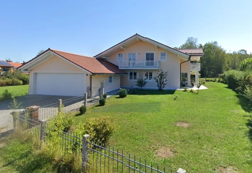 Hausansicht Straßenseite - Haus kaufen in Oberhausen - Das Haus mit Blick ins Grüne: Für Familien und Unternehmer