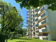 Blick ins Grüne von der Loggia