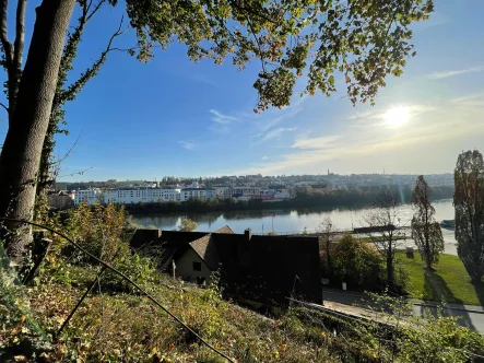 Blick Richtung Süden - Grundstück kaufen in Passau - Grundstück für Wohnanlage mit Donaublick, zentrumsnah!