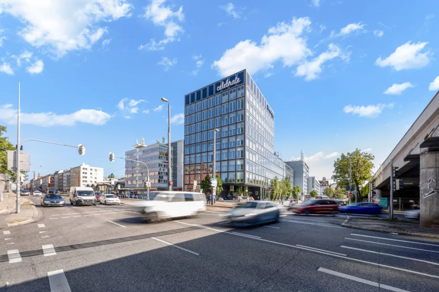 Hausansicht T1 Bürokomplex - Büro/Praxis mieten in München - Provisionsfrei! Energieeffiezientes Office mit Weitblick, im T1-Büroturm an der Donnersbergerbrücke