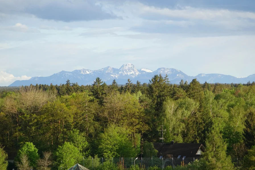 Bergblick  - Wohnung mieten in Baldham - Modernes Wohnen im Baldhamer Turm: Exklusive 3-Zimmer-Wohnung mit Alpenblick!