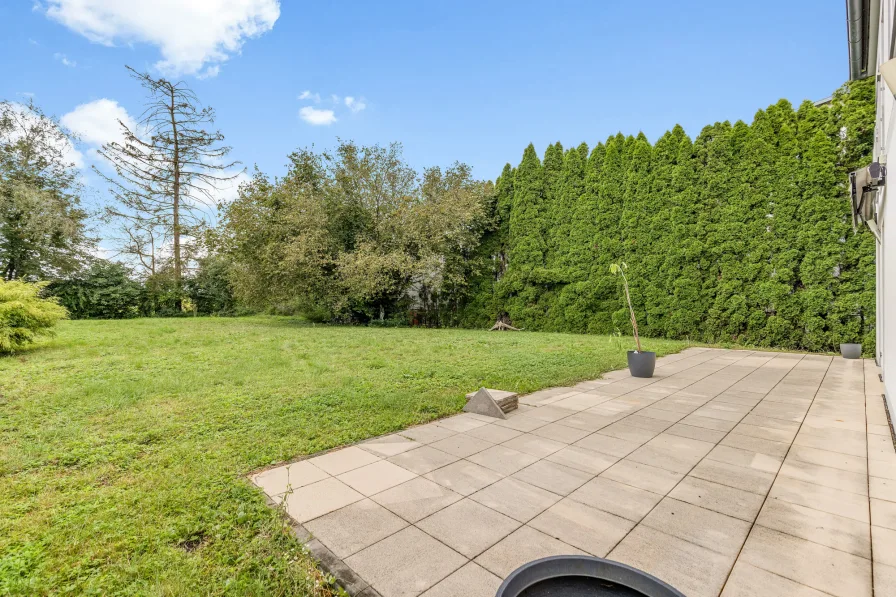 Terrasse und Garten in Südwest-Ausrichtung