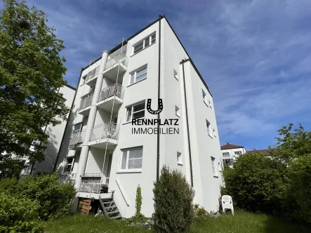 Außenansicht - Wohnung kaufen in Regensburg - Regensburg-West. Charmante kleine 2-Zimmer-Wohnung mit West-Loggia in ruhiger Lage am Rennplatz.