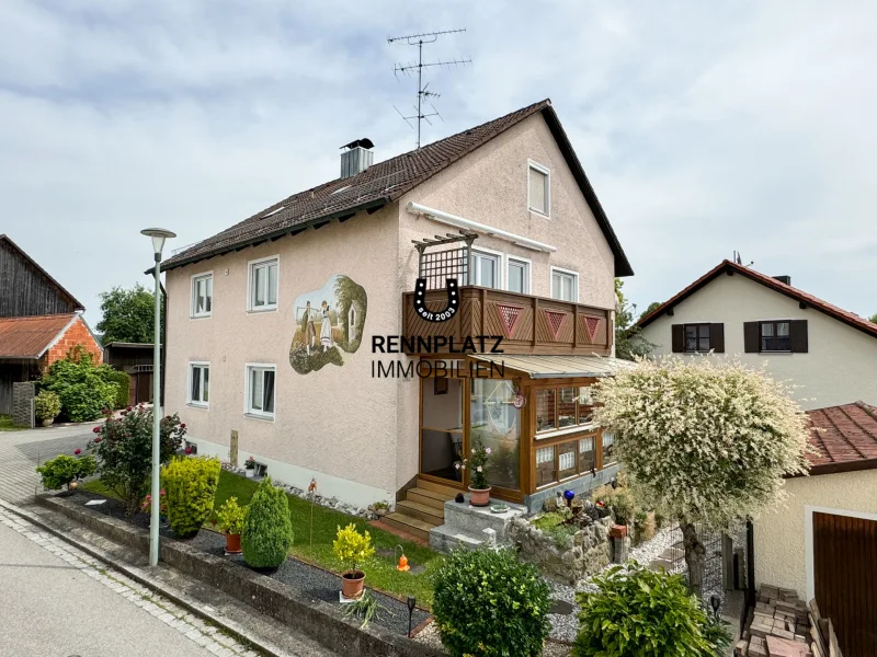 Außenansicht - Haus kaufen in Brunn - Teilsaniertes und ruhiges ZFH mit großem Garten und Potential im idyllischen Brunn. Frei werdend.