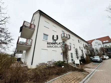 Außenansicht - Wohnung mieten in Bad Abbach - Charmante 3,5-Zimmer-Wohnung mit EBK und West-Balkon in Bad Abbach. Frei ab 15.04.