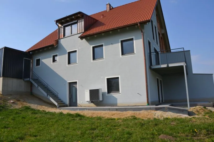 Außenansicht - Haus mieten in Elsendorf - Repräsantive DHH mit ELW Elsendorf 