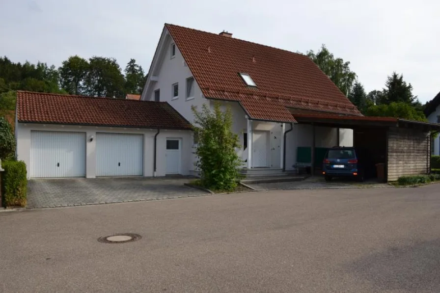 Außenansicht Eingangsbereich - Haus kaufen in Volkenschwand - Familienfreundliches Einfamilienhaus, Volkenschwand 