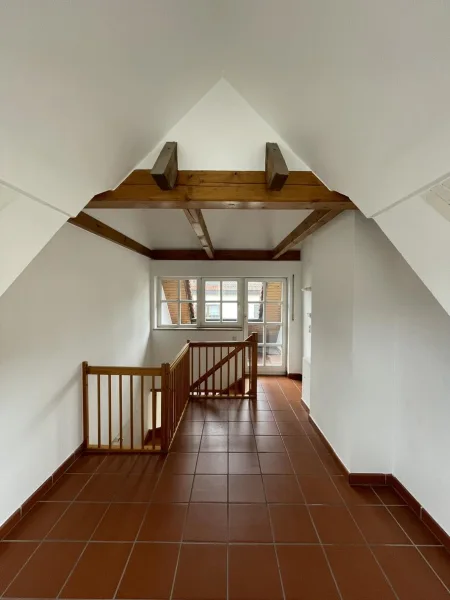 ##Dachgeschoss - Wohnung mieten in Nürnberg - 3 Zi. Maisonette Whg. - ca. 86 m² - EBK - Balkon - St. Lorenz