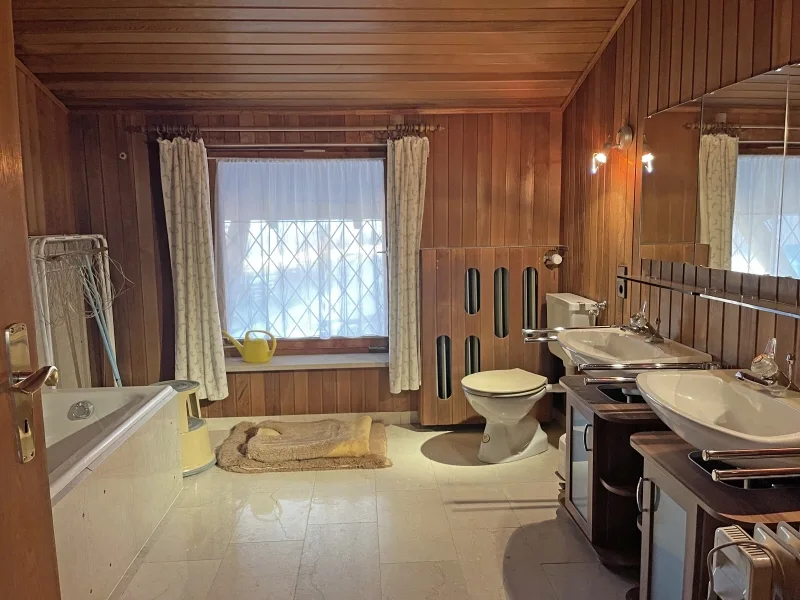 Badezimmer im OG