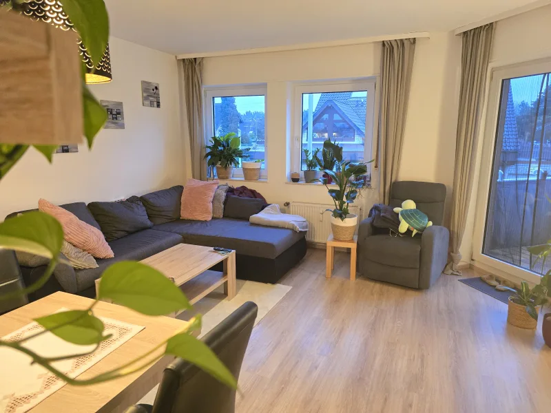 Wohnzimmer - Wohnung mieten in Dormagen - Schicke 2 Zimmerwohnung mit Balkon und Badewanne