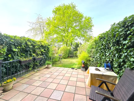 Uneinsehbare Südterrasse - Haus kaufen in Neuss - Helles EFH mit Garage in Neuss-Weckhoven