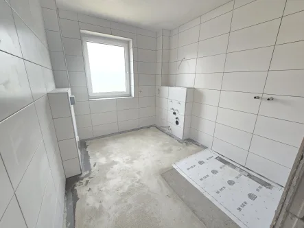 Tageslichtbad mit Dusche - Wohnung mieten in Grevenbroich - Neubau am Naturschutzgebiet mit Blick ins Grüne