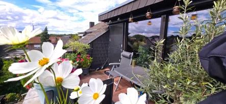 Grosszügiger Sonnenbalkon - Wohnung kaufen in Grevenbroich - Sonnige 4 Zimmer Maisonettewohnung mit Fussbodenheizung