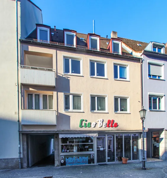 Frontansicht-2 - Haus kaufen in Kitzingen - Saniertes Anwesen mit Stellplätzen in der Kitzinger Fußgängerzone