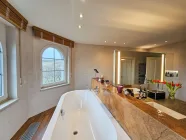 Masterbad - Badewanne mit Weitblick