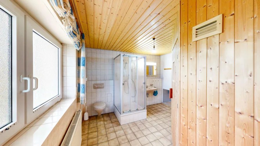 Badezimmer mit Sauna UG