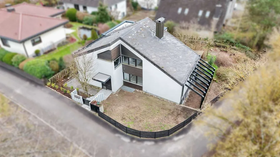 Frontansicht I - Haus kaufen in Würzburg - Leben wie ein Scheich: Zwei auf einen Streich!