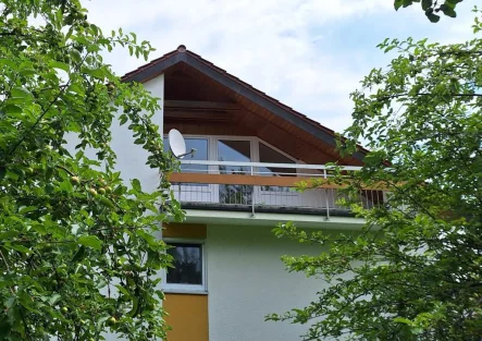 Ansicht Südwest - Wohnung mieten in Lindau - Bitte beachten Sie: Die Wohnung ist bereits fest reserviert!So will ich wohnen! Charmante 3-Zimmer-Dachgeschoss-Wohnung in Lindau-Hochbuch