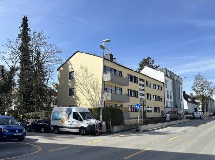Nordostansicht - Zinshaus/Renditeobjekt kaufen in München - 9 Parteienhaus mit Aufstockungspotenzial, direkt an der neuen U-Bahn-Linie in Laim