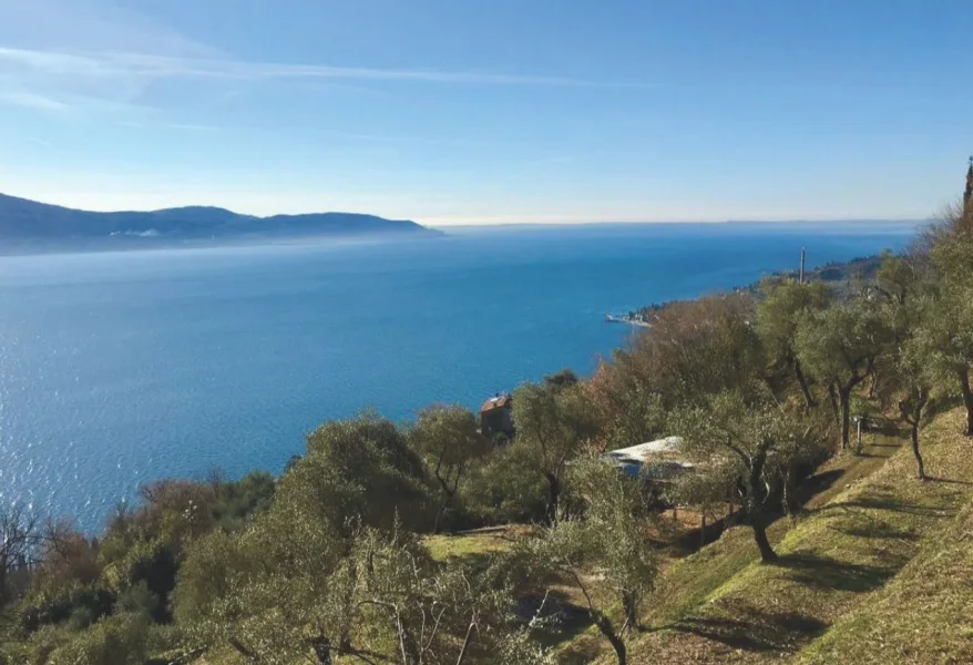 Seeblick - Grundstück kaufen in Gargnano - Traumhaftes Baugrundstück mit Baugenehmigung in Gargnano am Gardasee