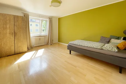 Helles WG-Zimmer - Wohnung mieten in München - Sonniges, möbliertes WG-Zimmer in Milbertshofen