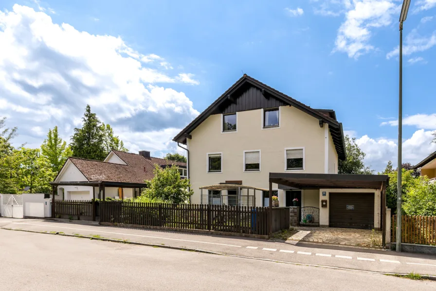 Außenansicht - Haus kaufen in München - Renditestarkes 3-Parteienhaus (ca. 3,5 %) in Hadern