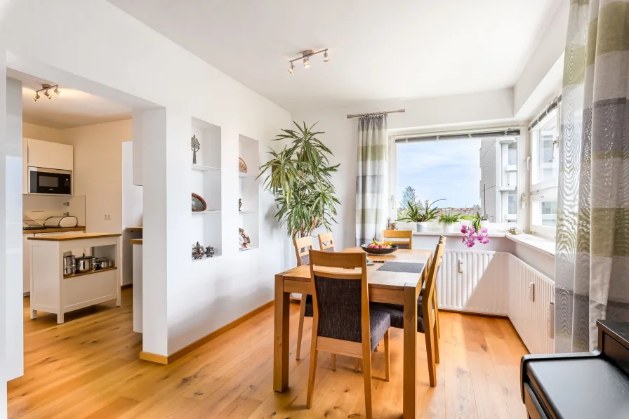 Essbereich - Wohnung kaufen in München - Moderne und großzügige 3-Zi.-Whg. mit traumhaftem Weitblick zwischen Laim und Sendling