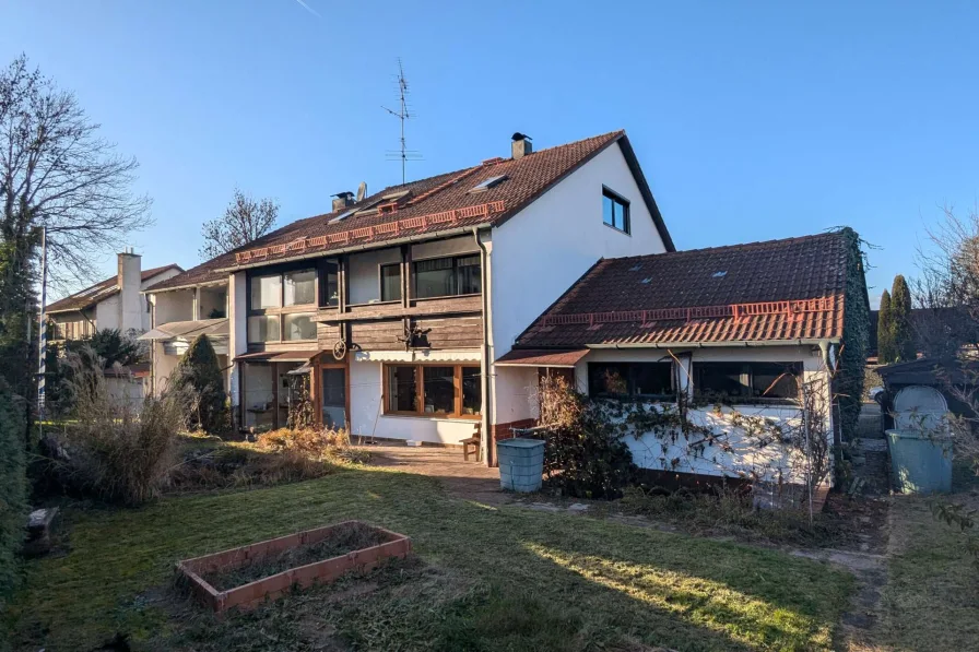 Gartenansicht fertig - Haus kaufen in Haar - Erbbaurecht-Sonniges Mehrgenerationenhaus in Südostausrichtung