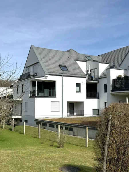 Außenansicht - Wohnung kaufen in Aystetten - *** Einziehen und Wohlfühlen! ***BARRIEREFREIE 3-ZIMMER-WOHNUNG - SOFORT VERFÜGBAR